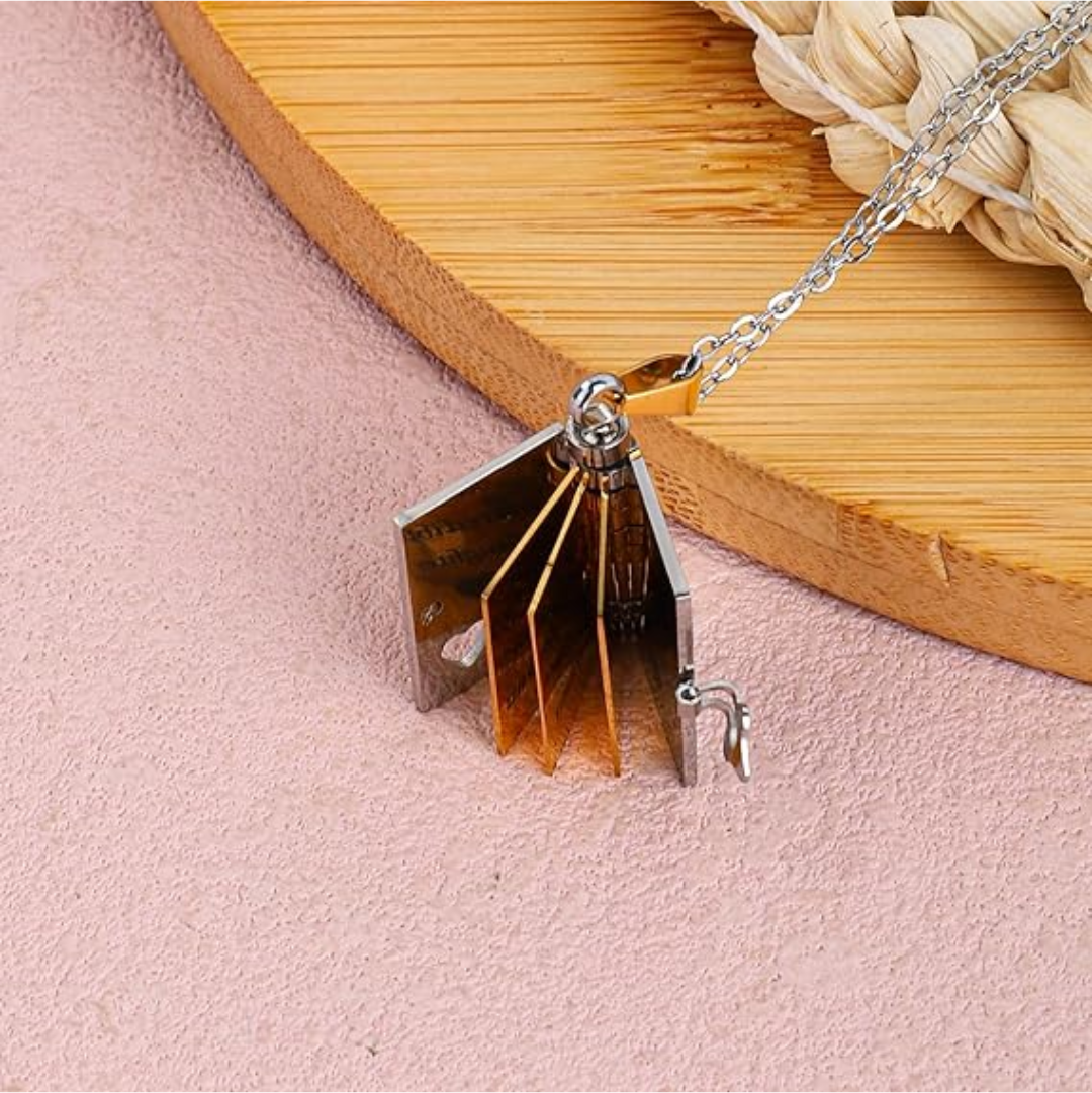 Collar libro grabado con mensaje para hijos/as